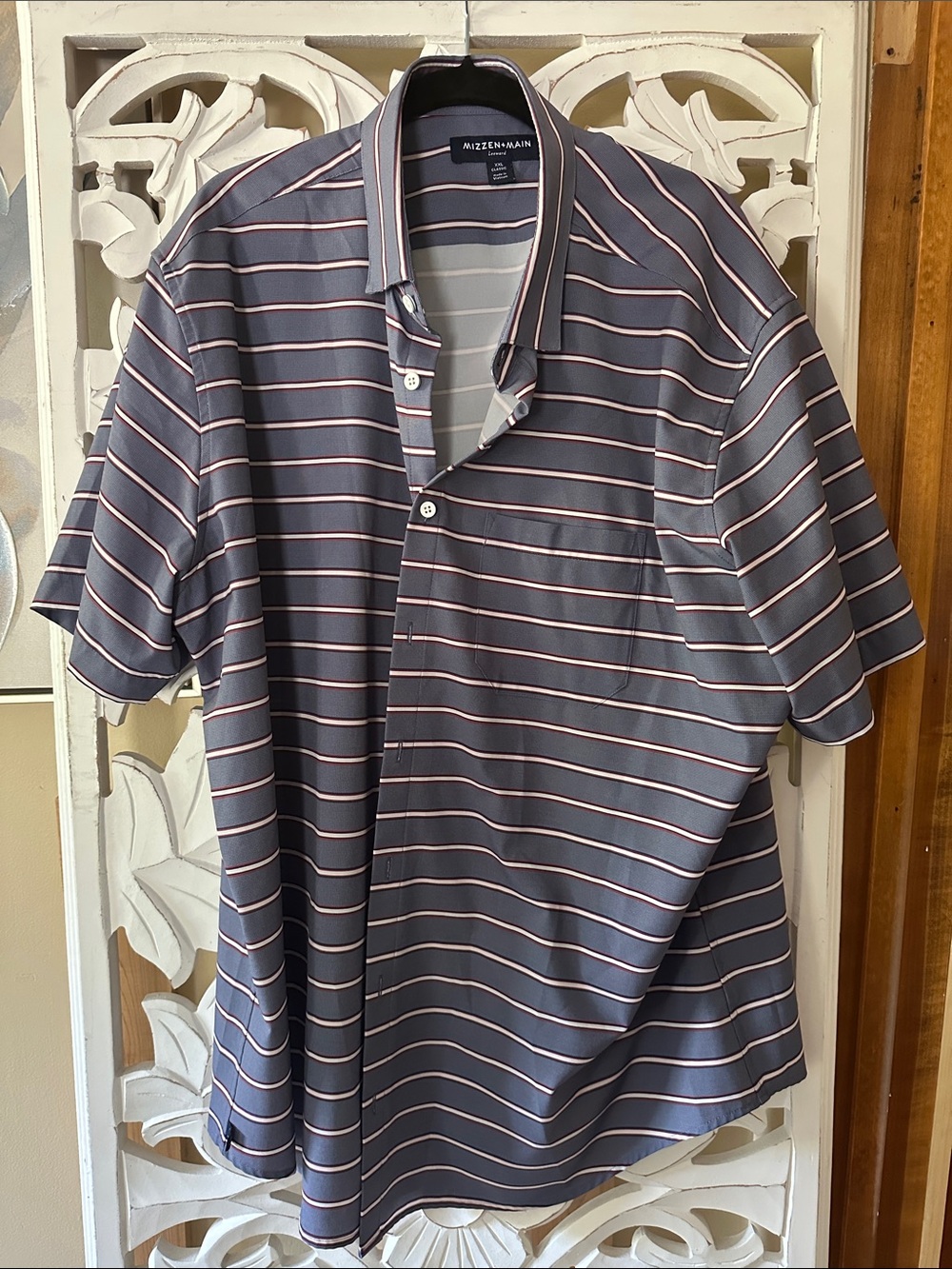 Mizzen+Main Gray Navy Polo with Pink Stripes